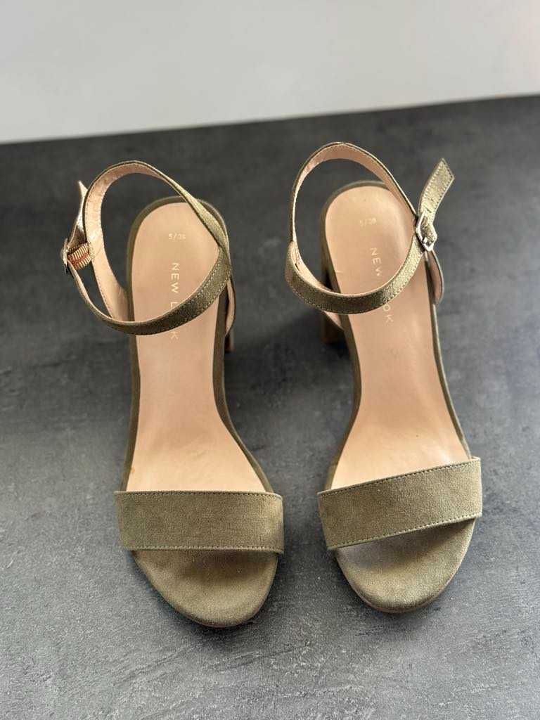 Buty sandały na słupku New Look khaki oliwkowe