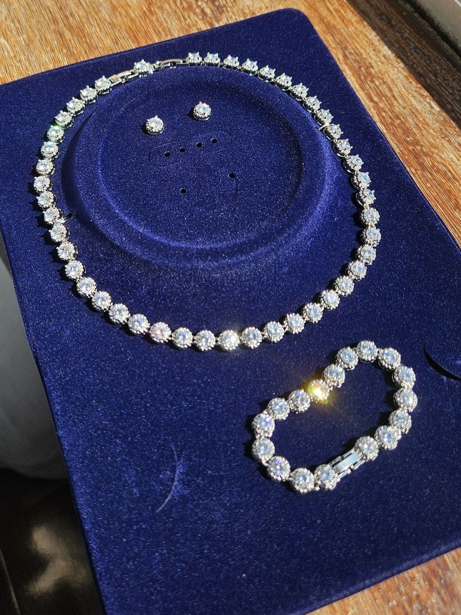 Conjunto prateado - brincos, colar, pulseira