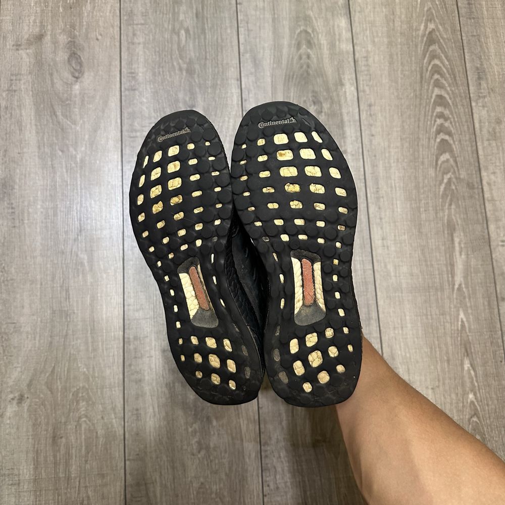 adidas  ultra boost кросівки оригінал