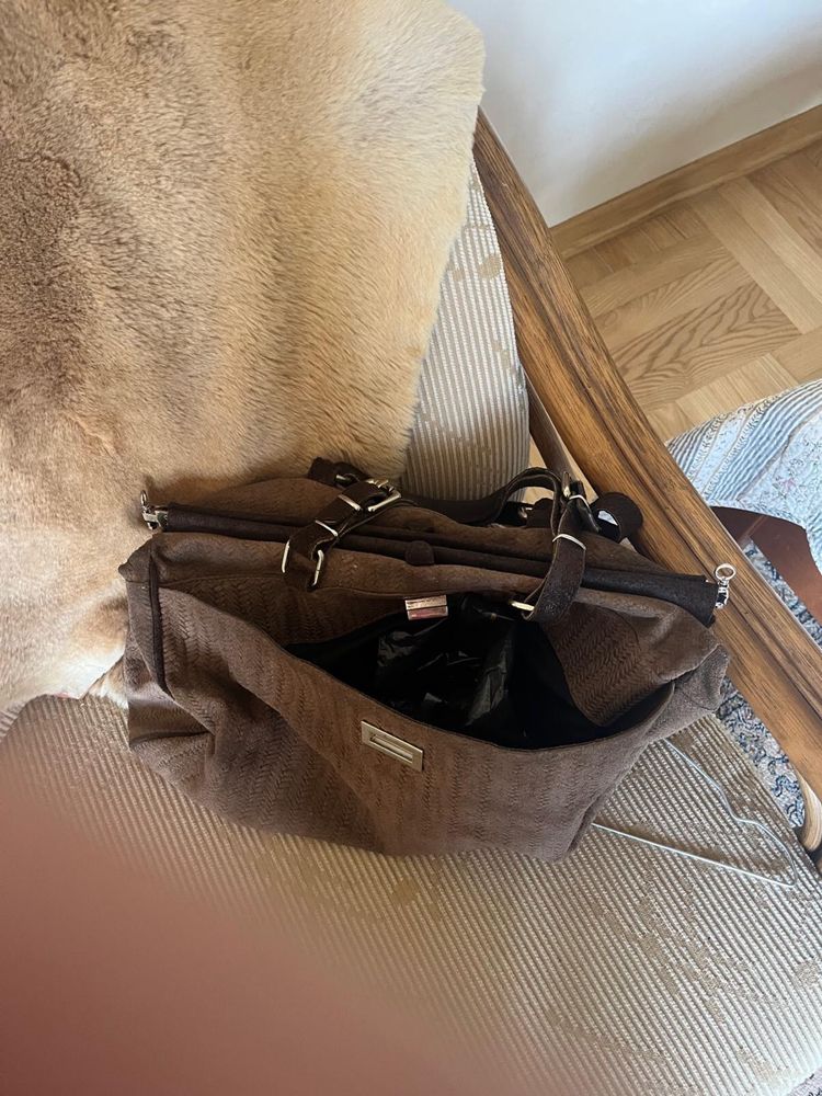 Duza zamszowa torba nardzo dobry stan w srodku komora glowna zame
