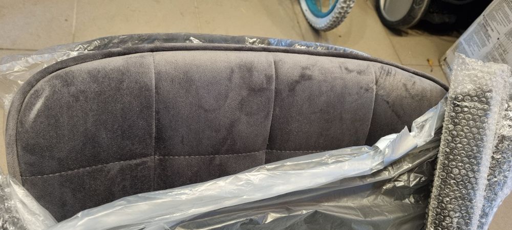 Krzesła do jadalni salonu materiał Velvet kolor szary NOWE