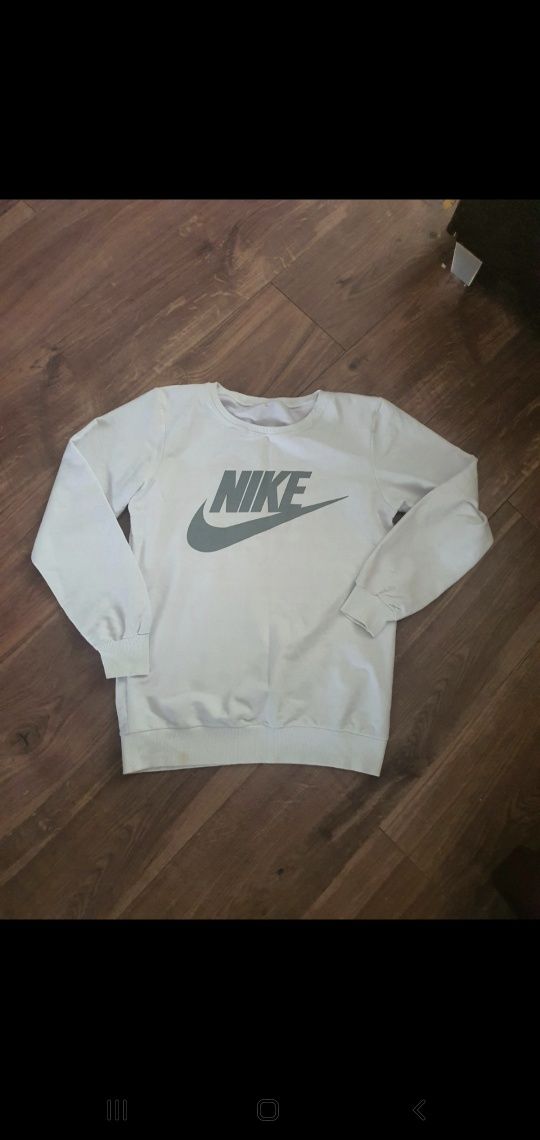 Biała Bawełniana Bluza Nike