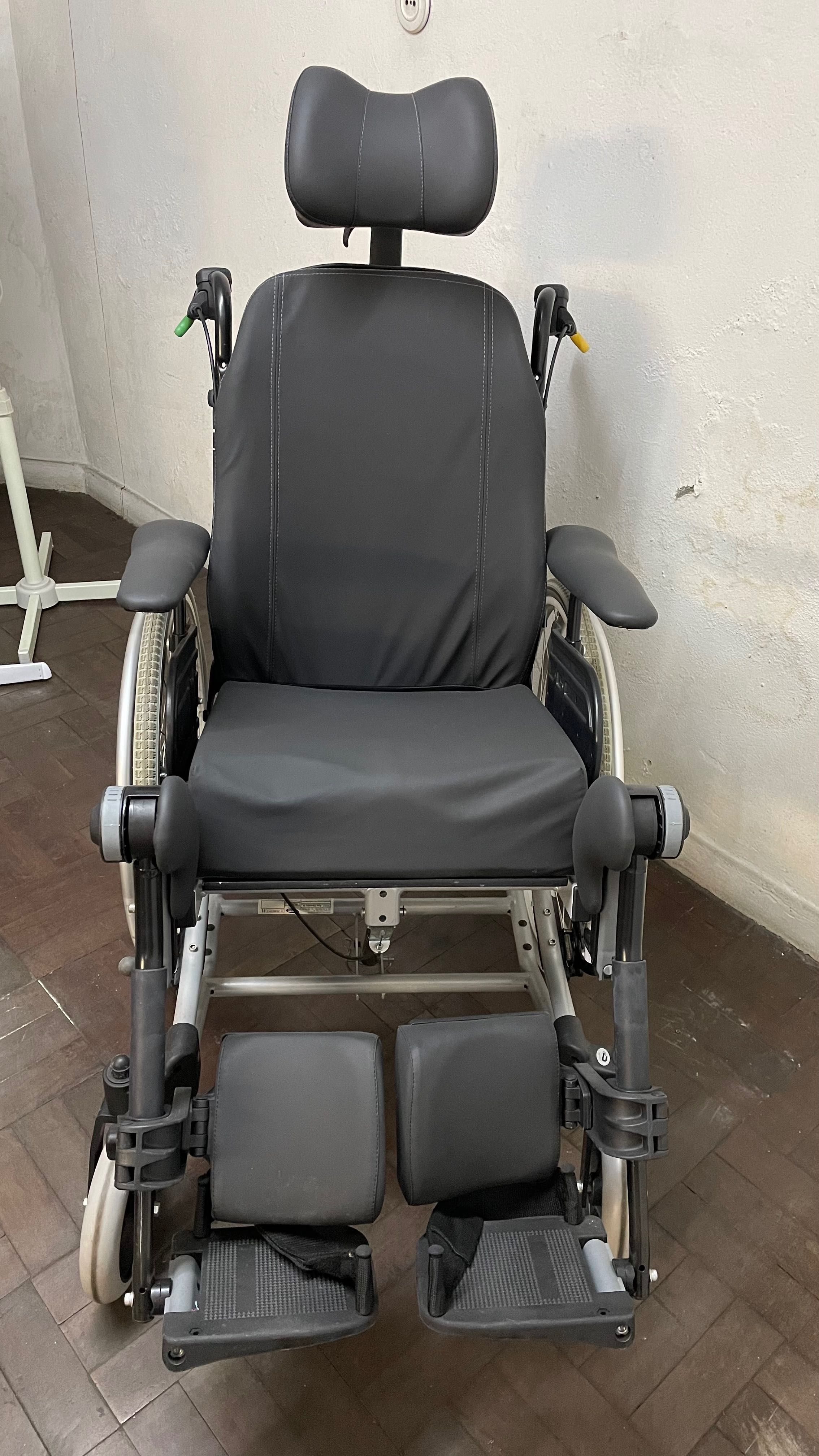 Cadeira de rodas REA Clematis