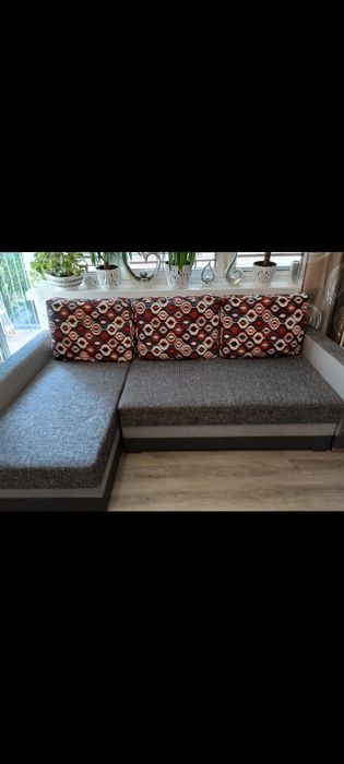 Sprzedam kanapę narożną, w stanie bardzo dobrym.