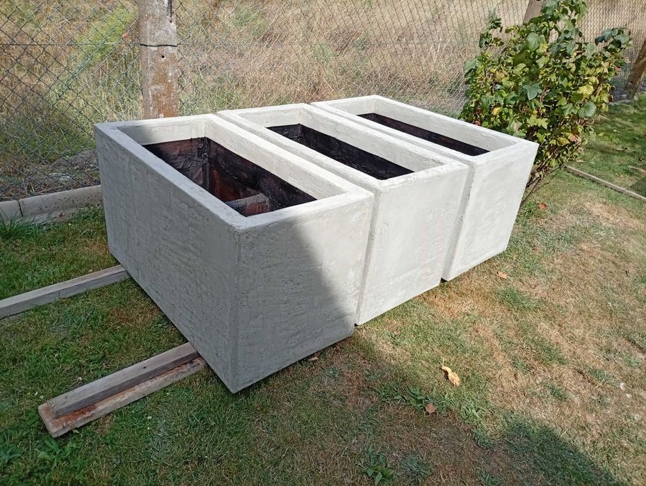 Donica. Donica ocieplana. Termo donica. Beton architektoniczny, tynk.