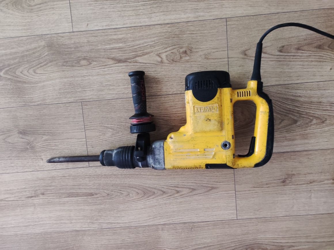 Młot udarowy DeWalt