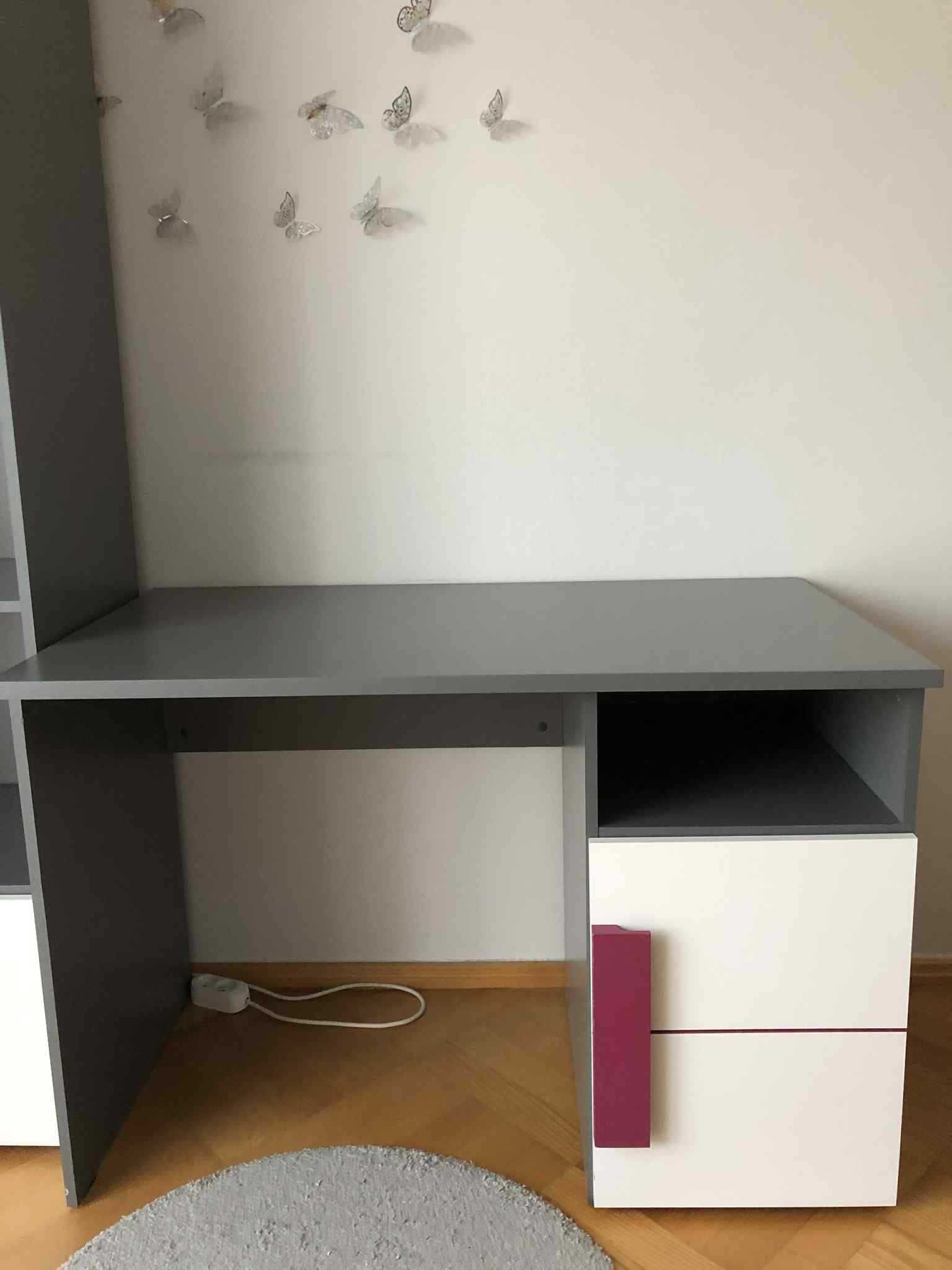 Komplet mebli biurko i regał