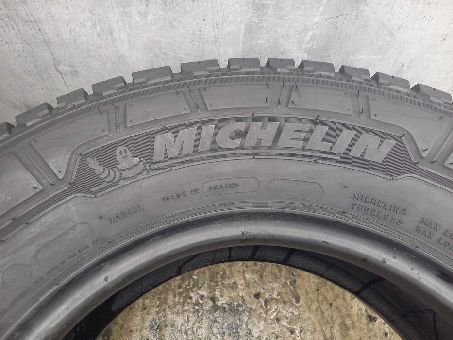 Резина всесезонна Michelin Agilis Cross Climate 225.75.16с
