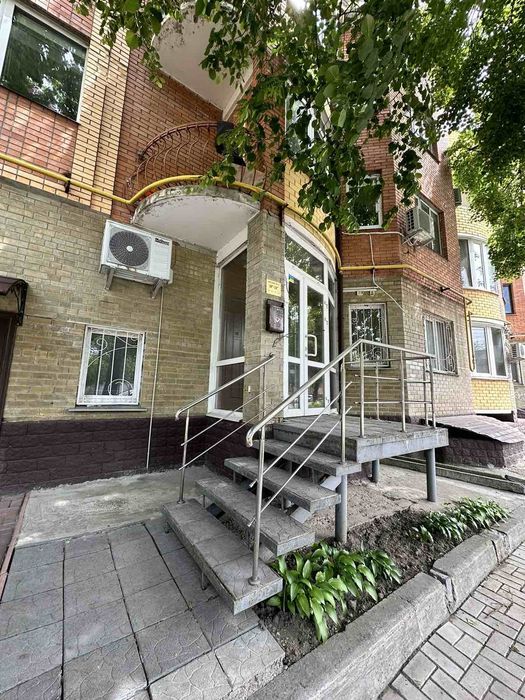 Продаж комерційного приміщення центр міста Чернігів