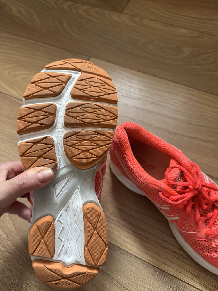 Кросівки Asics p.37,5
