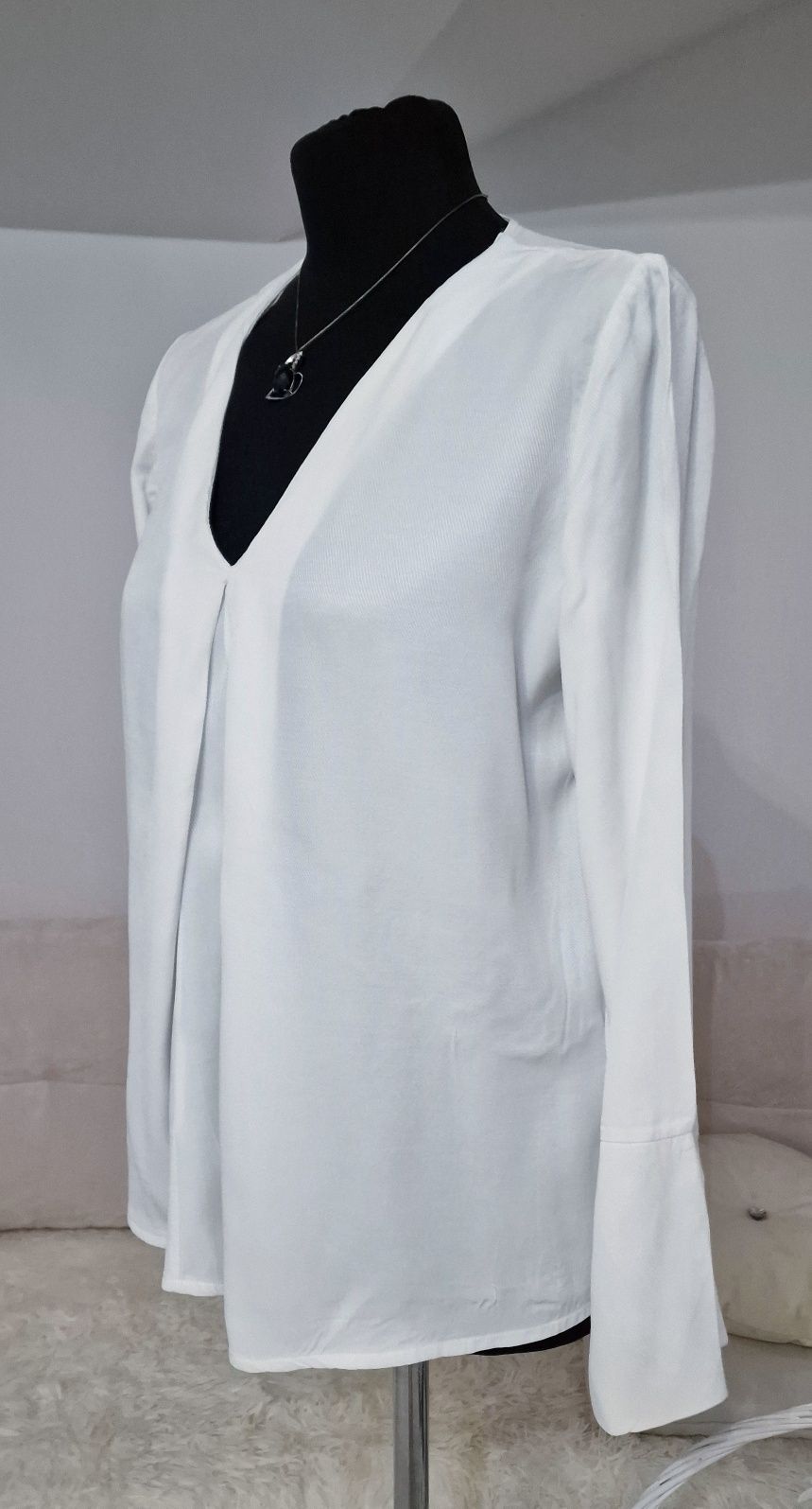 Bluzka biala "Massimo Dutti".