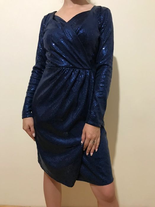 Красива вечірня сукня