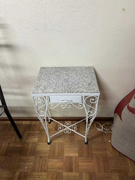 Peças de mobiliário solto