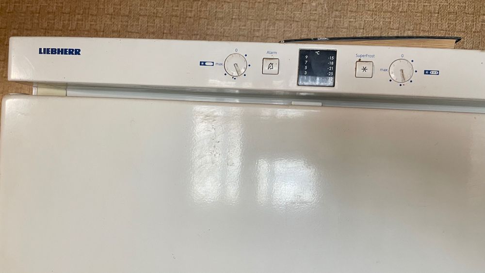На запчастини холодильник Liebherr