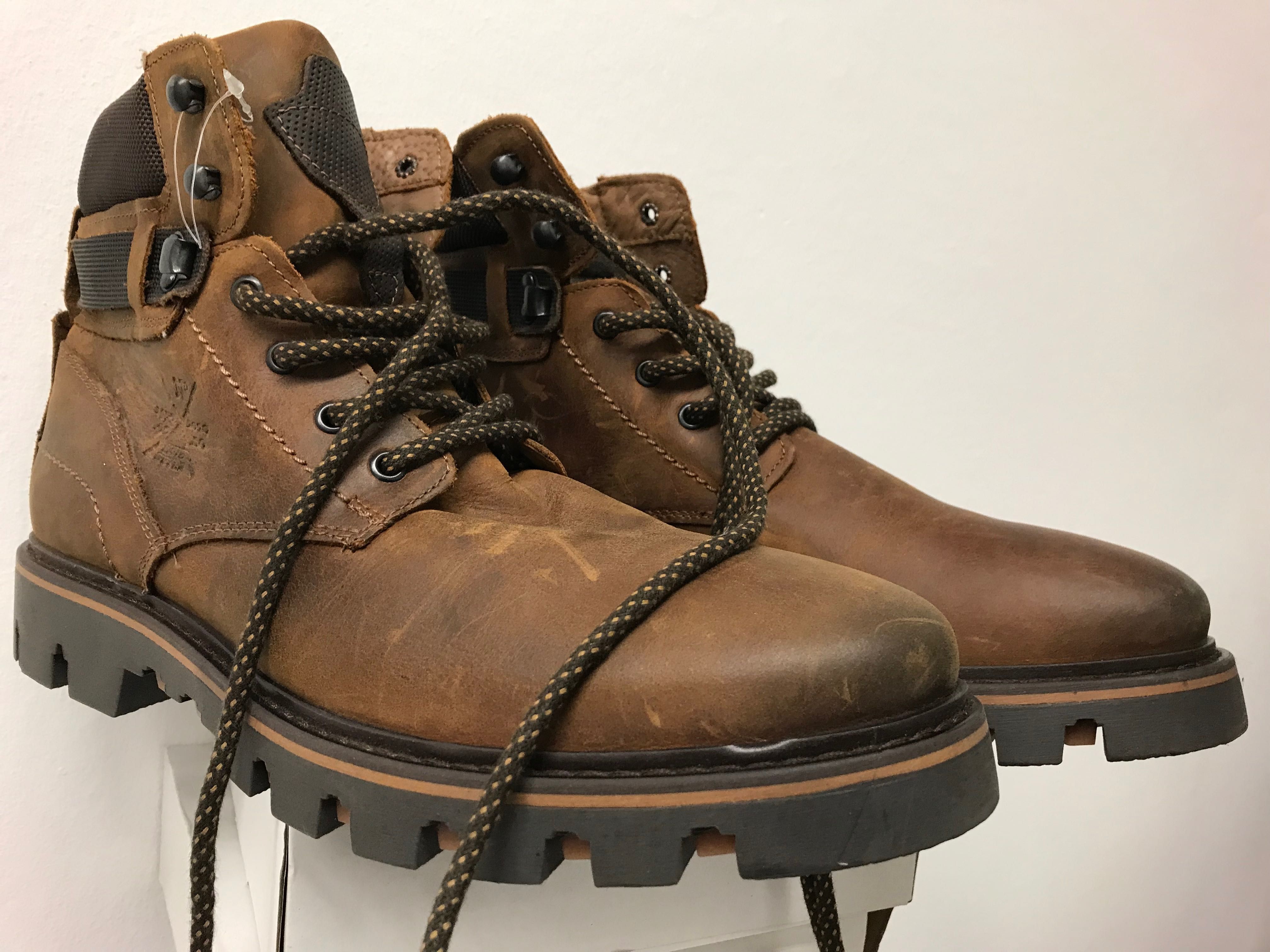 Buty zimowe AM Shoe Company, brązowe, rozmiar 45, skórzane, wyczesane