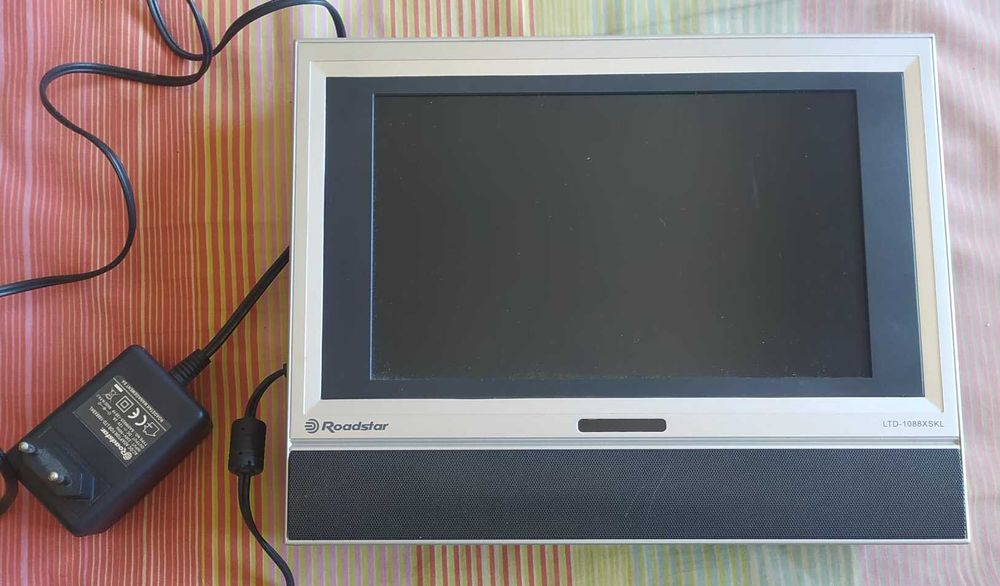Televisor/DVD portátil Roadstar LTD-1088XSKL