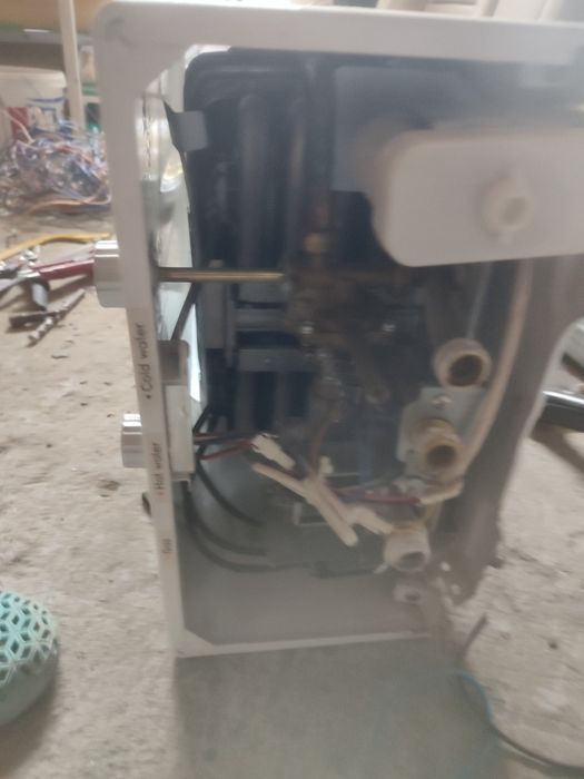 Продам газ колонку Zanussi