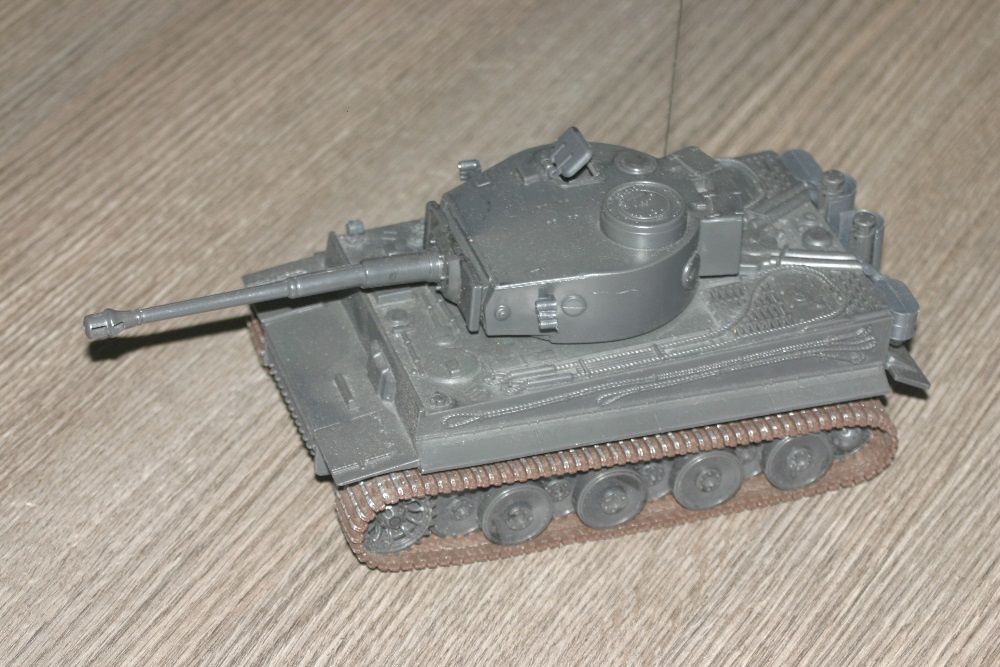 р/у танк Tiger - 1 без джойстика 1/35