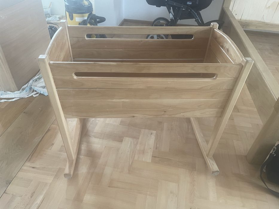 Drewniana dębowa kolyska od stolarza