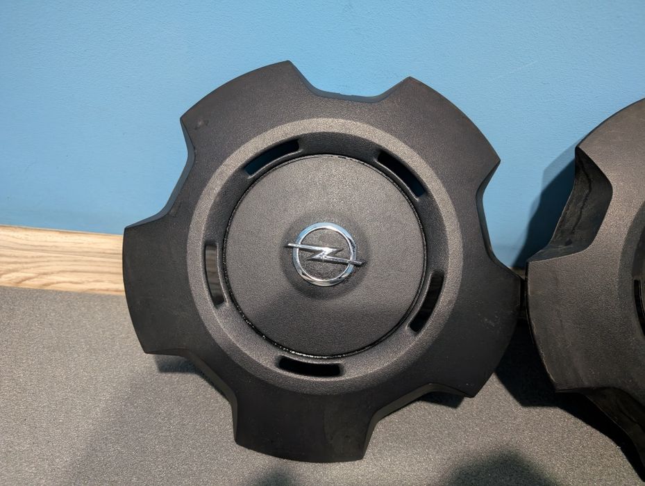 Оригінальні ковпаки заглушки Opel Vivaro Renault Traffic