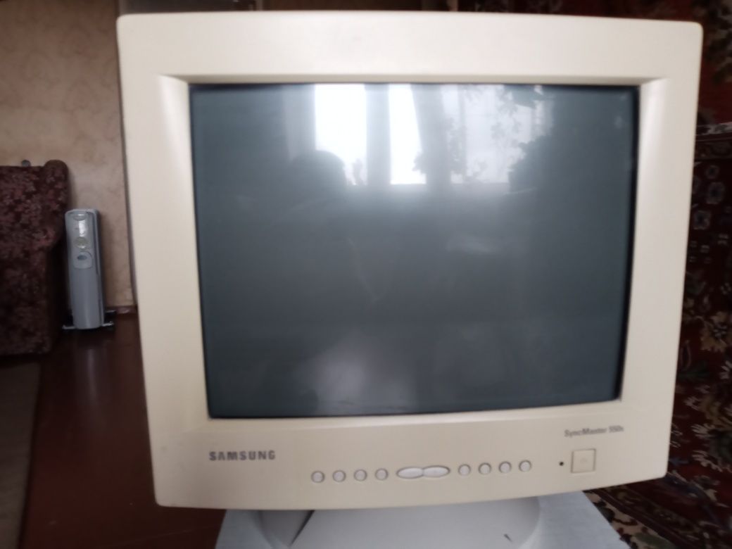 Монитор для компьютера Samsung  Sync Master 550S