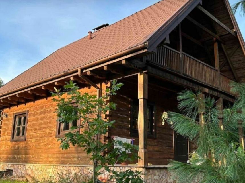 Dom z bali,całoroczny,ocieplony od wew.garaż,2164 m² działka prostokąt