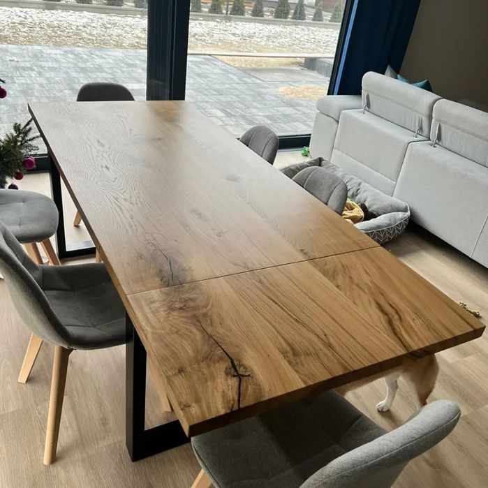 Stół dębowy z żywicą epoksydową