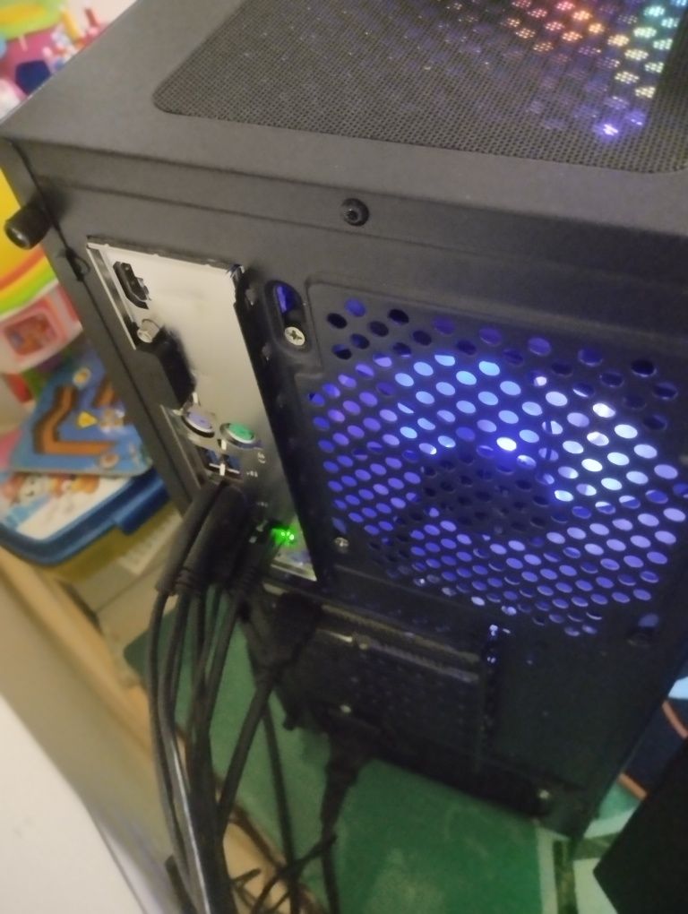 Torre Gaming MSI Ryzen 7 3800X 4.5ghz