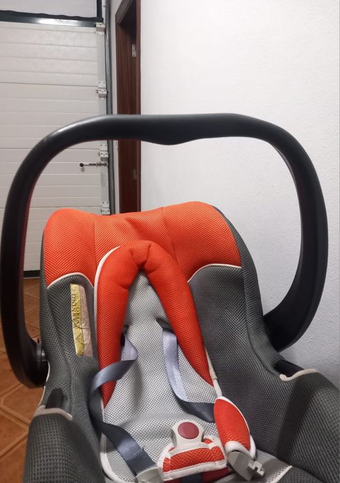 Cadeira de bebé para carro em bom estado