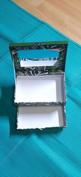 Skrzynka na biżuterię