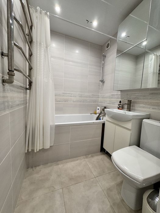 Продаж сучасної 3к.квартири після ремонту ,з видом на Соборну площу !