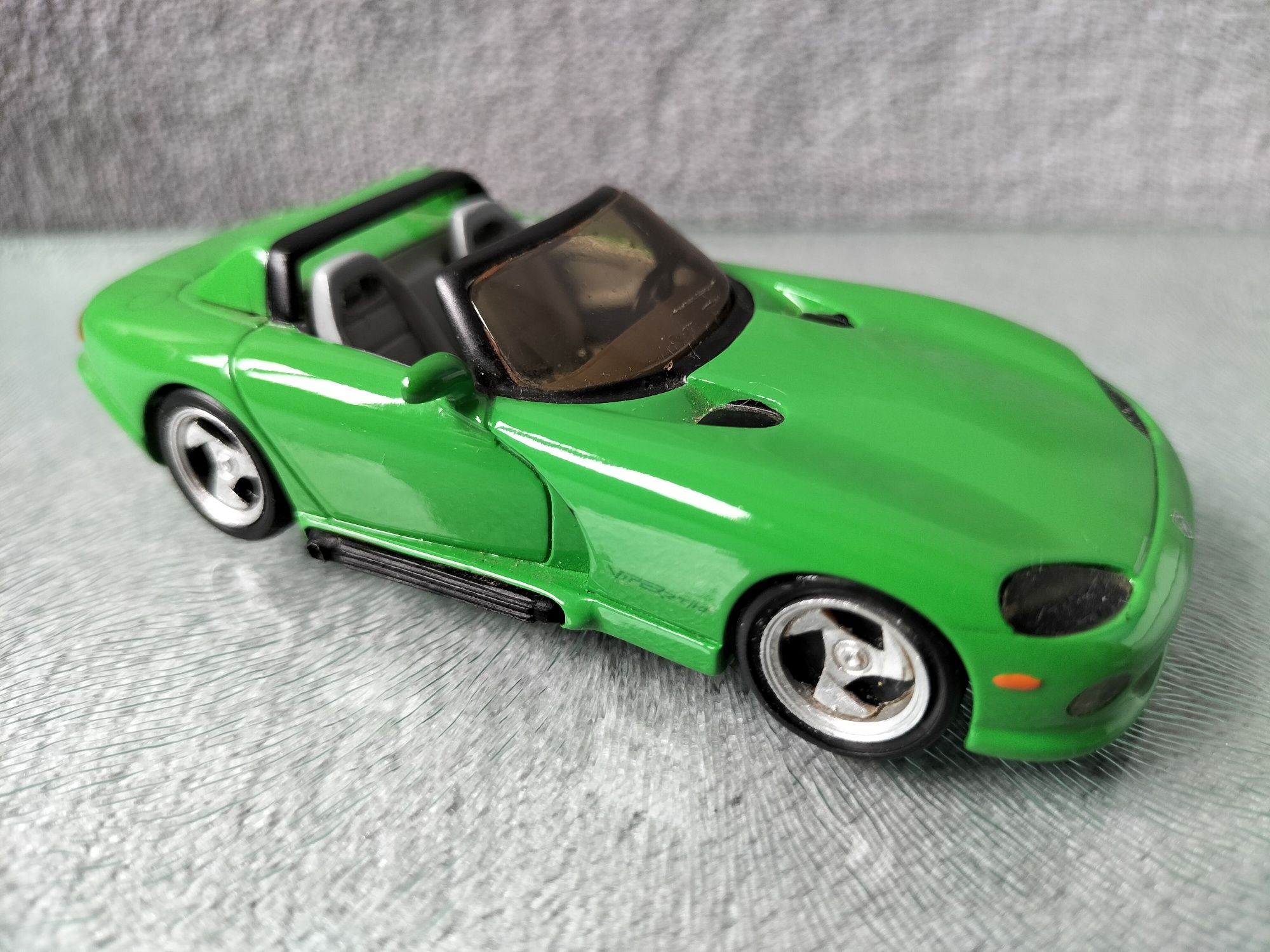 1:43 Minicar-Plus Chrysler Viper RT/10 1993 kolekcjonerski model