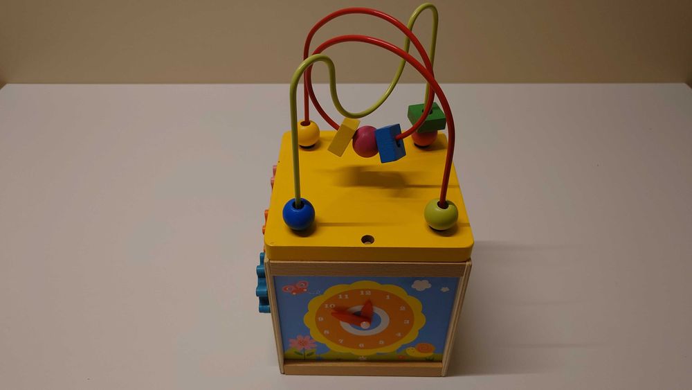 Drewniana interaktywna kostka Kabi