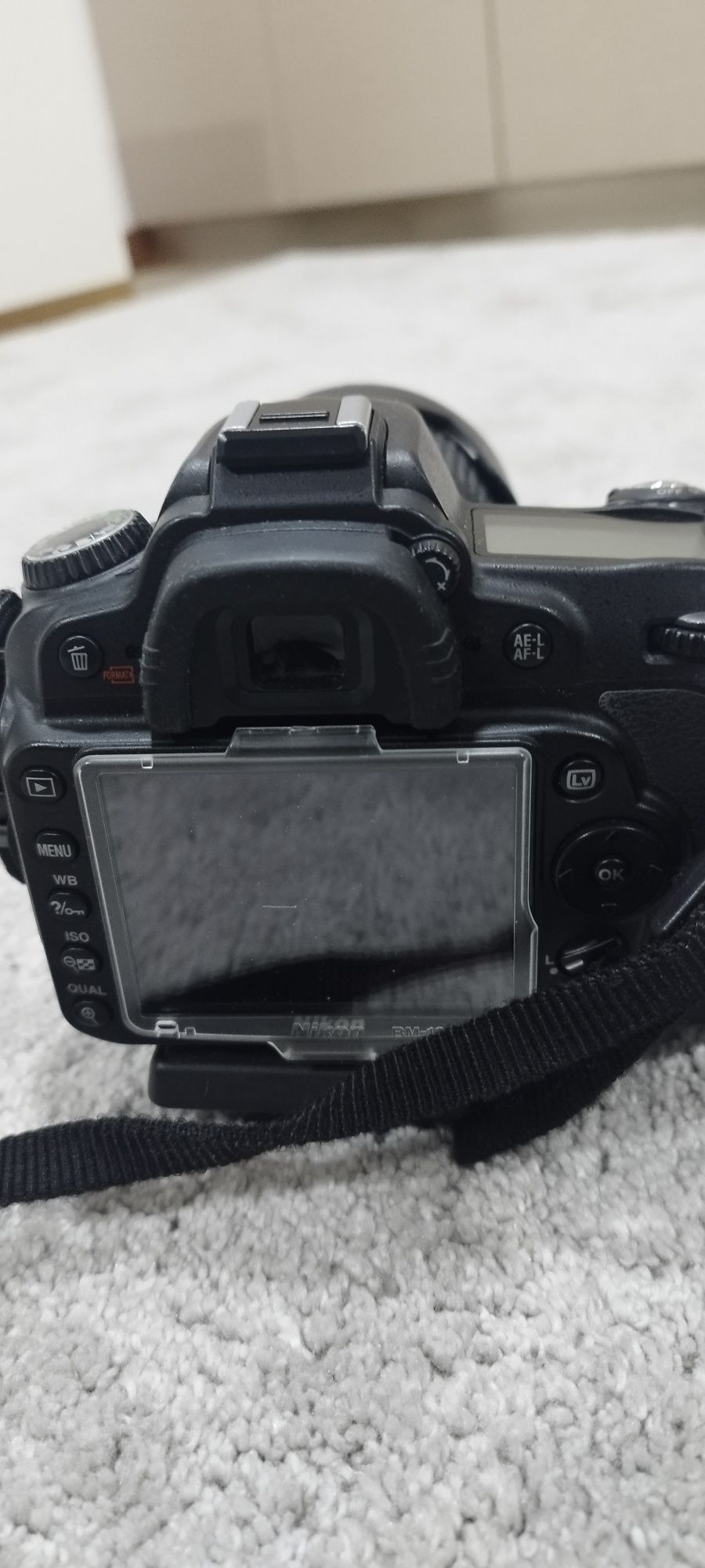 Nikon D90 + lente 18-105mm