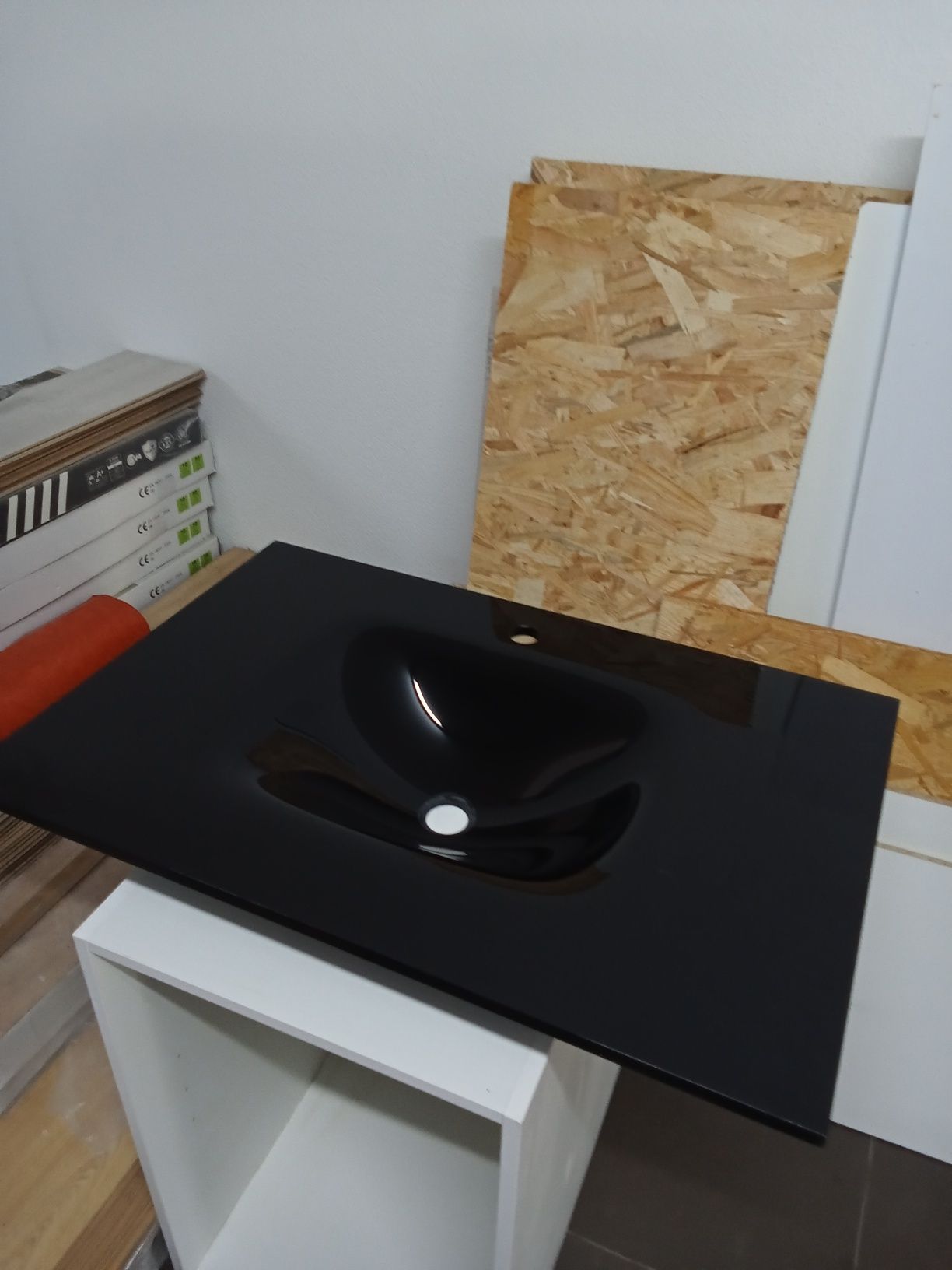Lavatório se vidro Preto- Contemporâneo