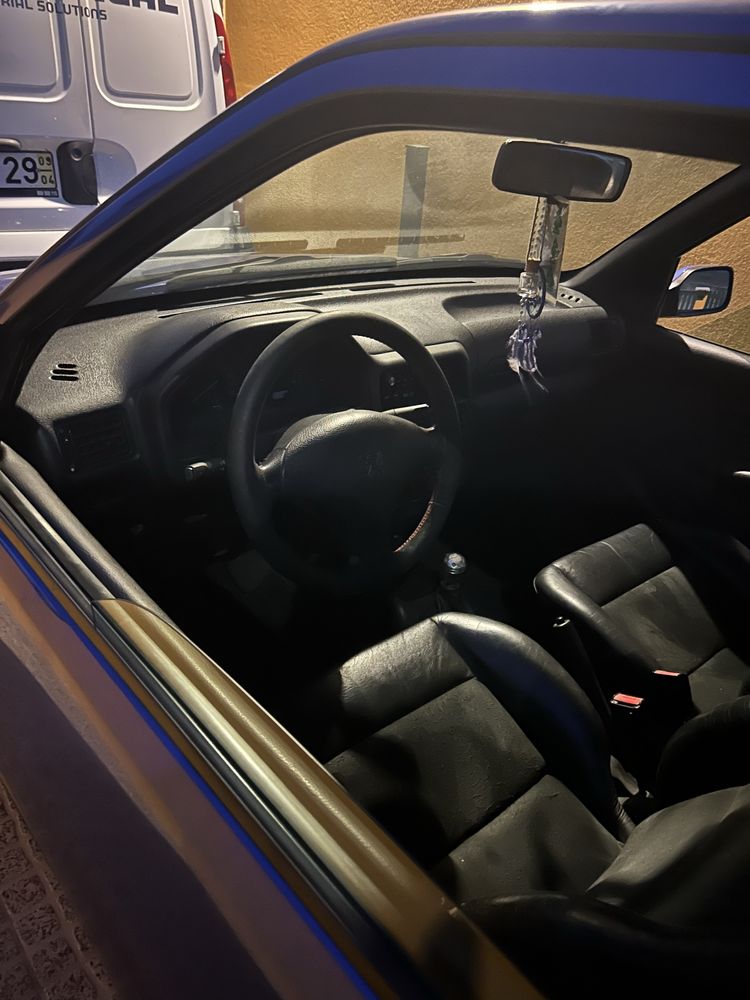 Vendo peugeot 106 xsi 1600 celindrada com apenas 142000k panela inox.