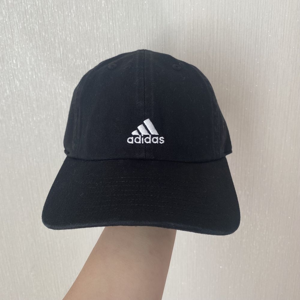 Нова з бірками кепка Adidas