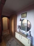 Продаж трикімнатної квартири, затишний район Виставка.