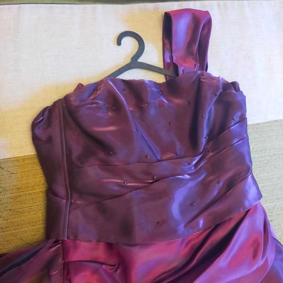 Vestido de cerimónia roxo com reflexos (ÓTIMO ESTADO)