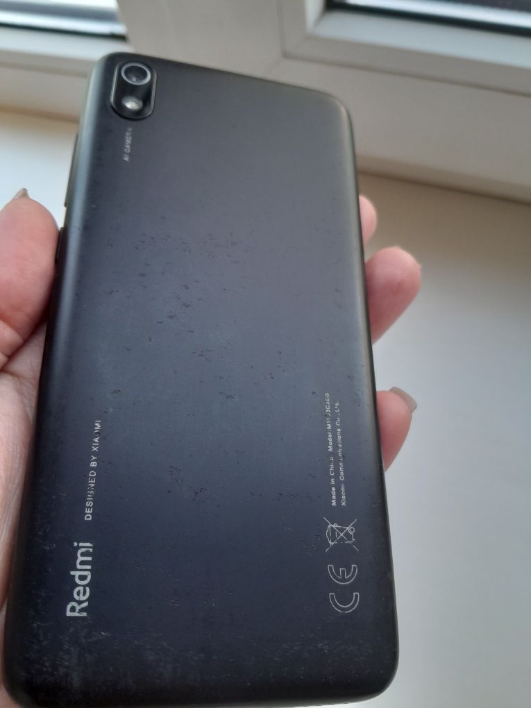 Телефон Xiaomi Redmi 7A.