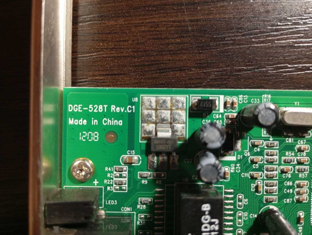 Мережева картаDGE-528T