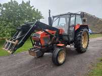 Zetor 8111 z turem
