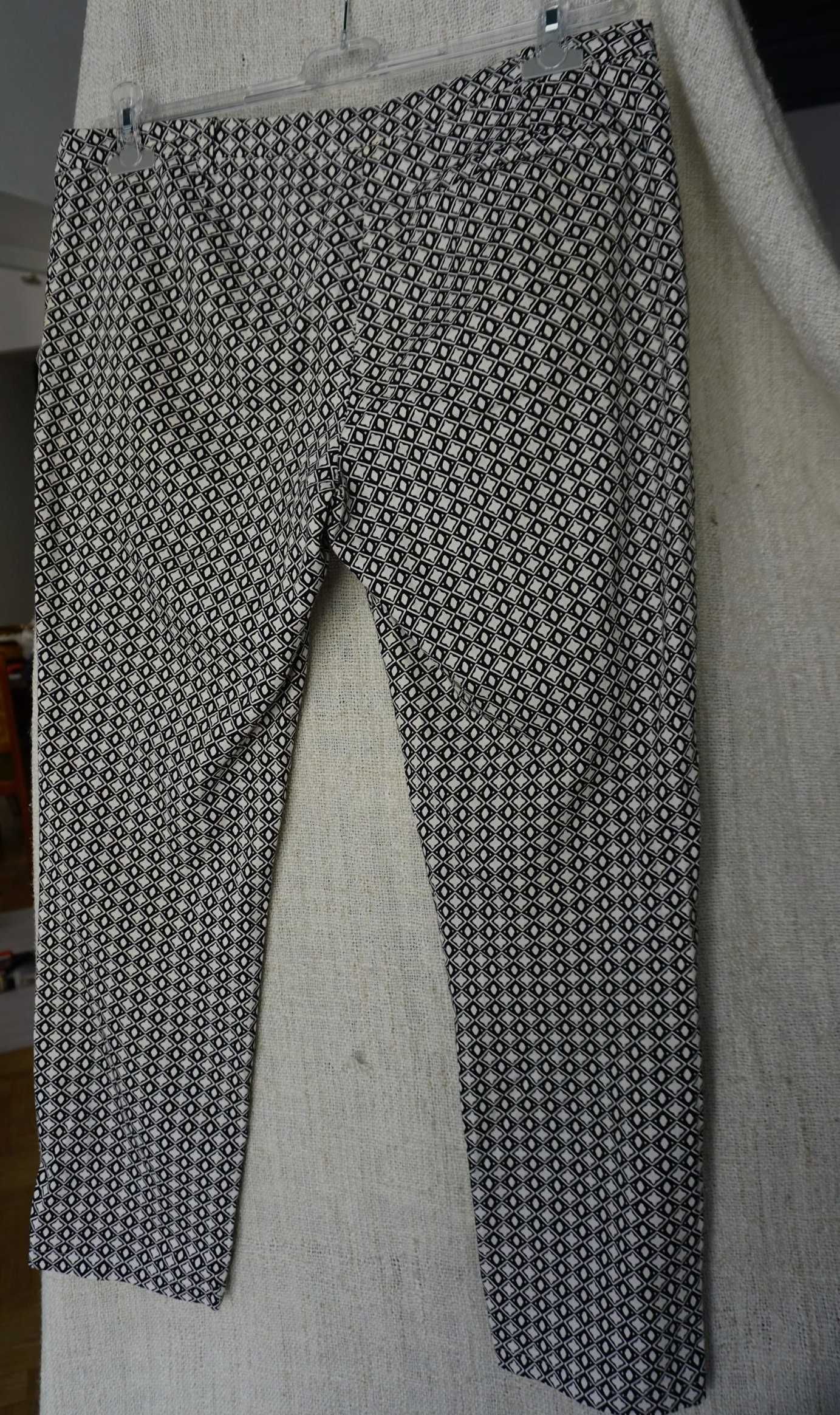 Spodnie chino proste materiałowe wzór print czarno białe 38 M damskie
