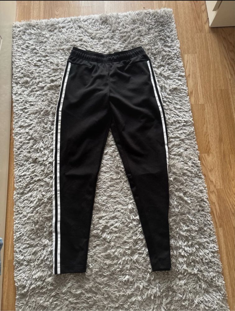 Spodnie dresowe rozmiar s firmy adidas