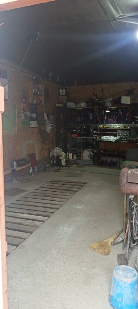 Продаётся гараж хороший или здам в аренду  под СТО