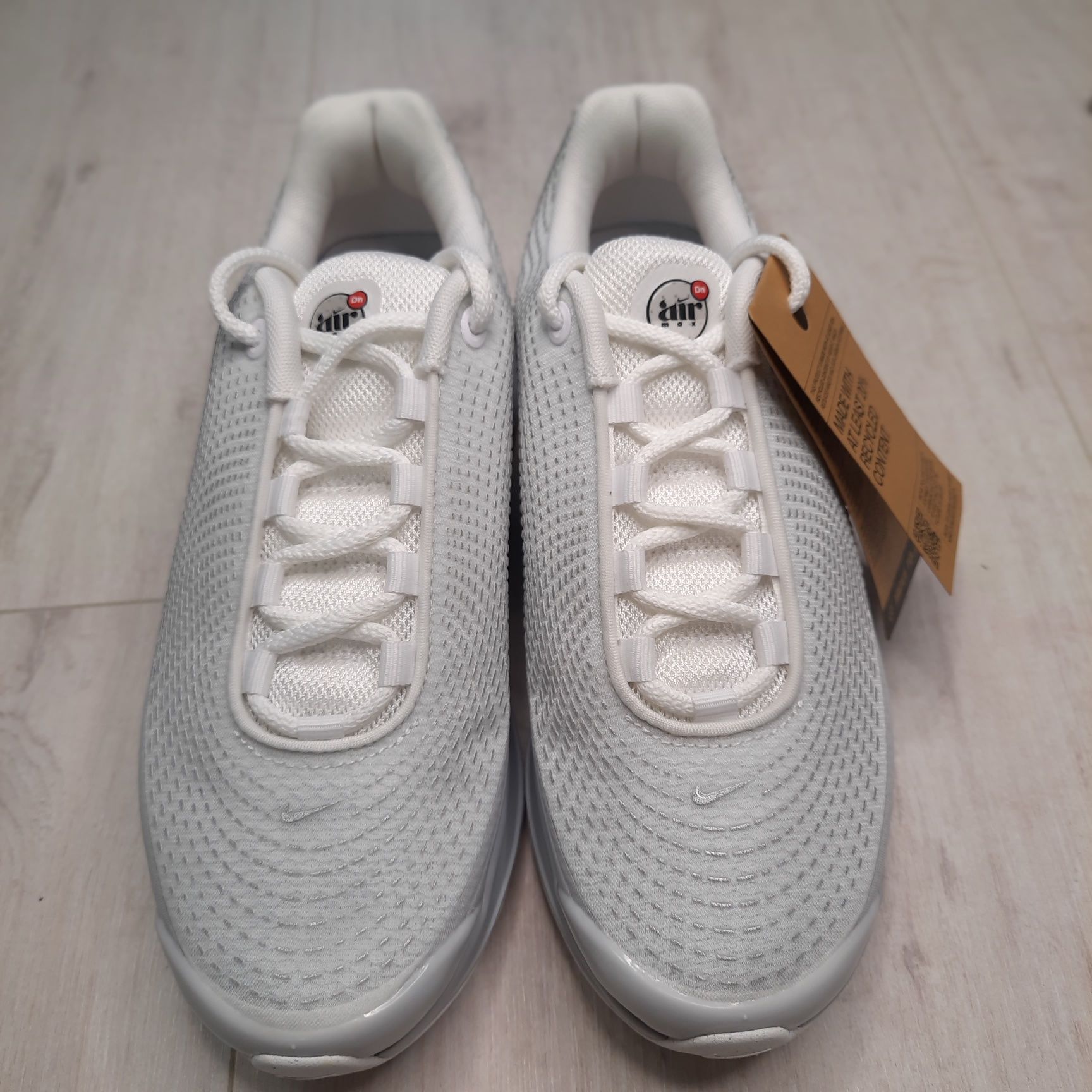 Оригінальні жіночі кросівки NIKE W AIR MAX DN FJ3145-100

9