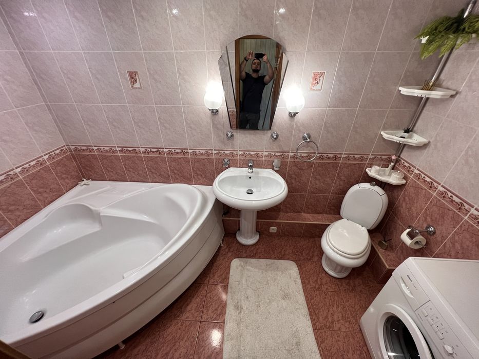 Продаж 3-кімнатної Центр, ремонт, 67м2, покращений план