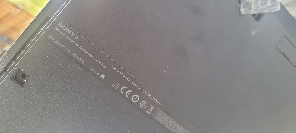 Sprzedam PS3 play station 3 slim cech-2504b