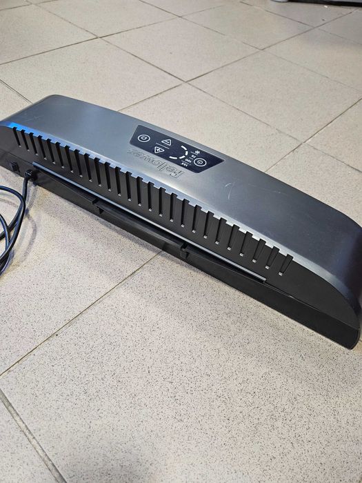 Laminator FELLOWES Calibre A3 Szerokość laminacji 320mm Nagrzew. 1min