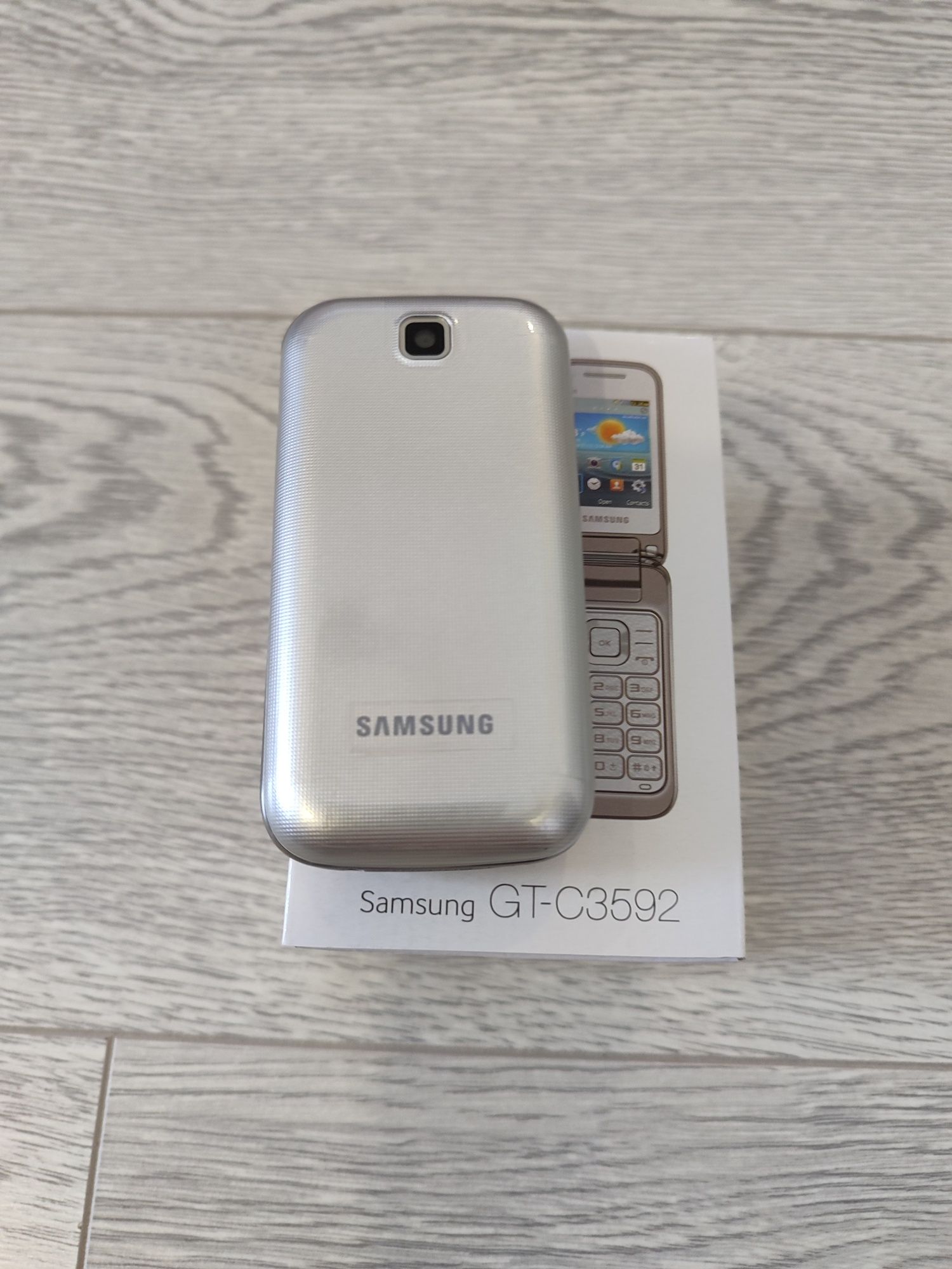 Мобільний телефон Samsung C3592 Black silver 2 SIM розкладачка 900 мАг